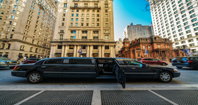 1-6 passenger limo to DIA airport in Lone Tree, CO